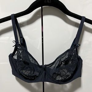 La Perla lace underwire bra size 34B in Navy